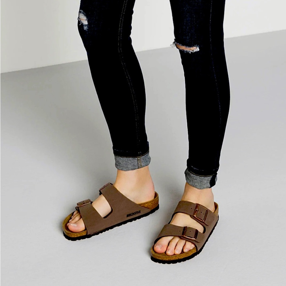 Birkenstock Arizona Sandal
Women's narrow fit